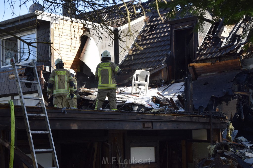 Grossfeuer Einfamilienhaus Siegburg Muehlengrabenstr P1320.JPG - Miklos Laubert